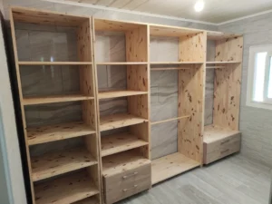 Penderie complète en bois de pin massif fait main par l'atelier meubles malins