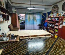 Vue du fond de l'atelier meubles malins