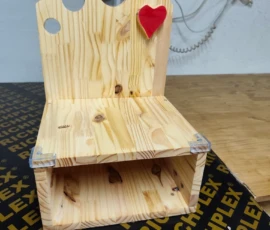 chaise pin massif pour enfant réaliser à l'atelier meubles malins